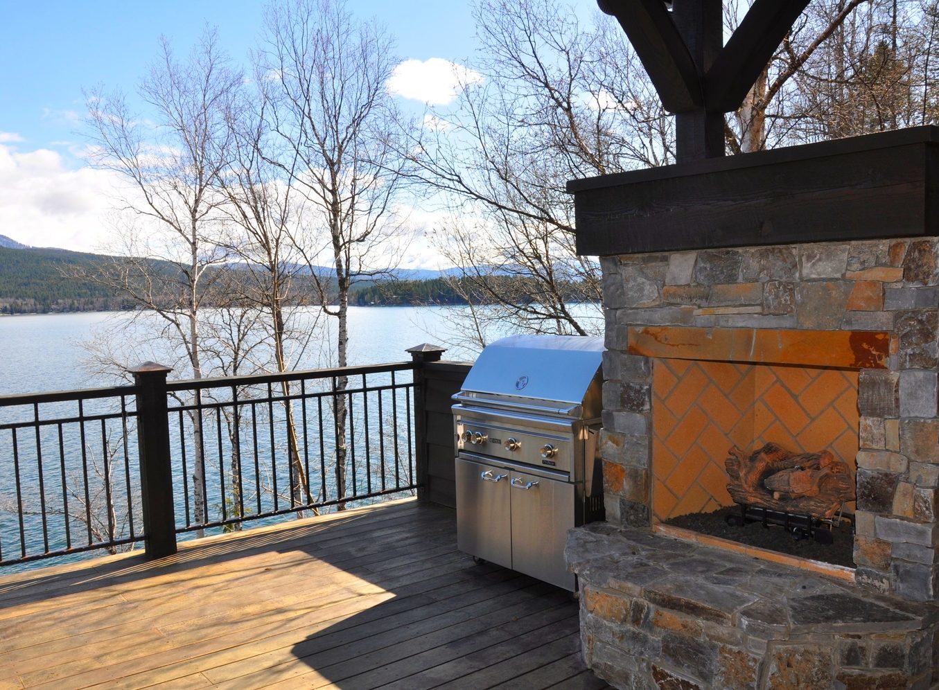 Outdoor+Fireplace+on+Deck+Overlooking+WF+Lake